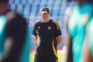 Selecionador da Jamaica, Steve McClaren, demite-se após falhar apuramento direto para o Mundial