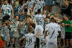 Moreirense assume liderança da I Liga com vitória sobre Vitória de Guimarães (2-0)