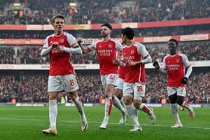 Arsenal segura liderança da Premier League ao vencer na receção ao Wolverhampton