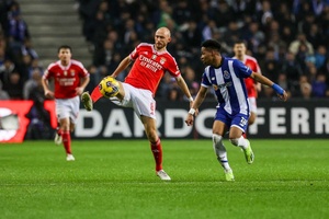 Benfica procura 'tri' que foge há mais de 40 anos
