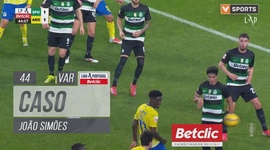 Liga Portugal Betclic: Sporting vs Arouca, Caso João Simões (VAR), 44' (2024-2025)