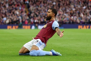 Inglaterra: Aston Villa goleia West Ham com dois golos de Douglas Luiz