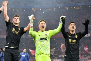 Bayern Munique perde invencibilidade na Bundesliga frente ao Augsburgo