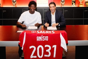 Anísio Cabral renova com o Benfica até 2031