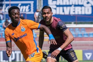 FC Porto B conquista primeira vitória fora com goleada sobre Torreense