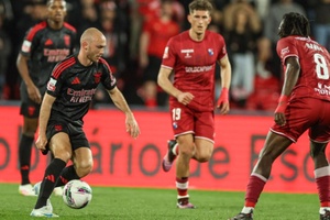 Benfica derrota Gil Vicente e alcança Sporting no topo da I Liga