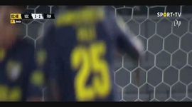 Liga Portugal Bwin: V. Guimarães (3-2) Famalicão, Golo Álex Millán, 83m (2022-2023)