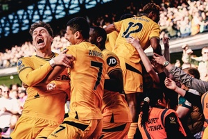 'Wolves' vencem com reviravolta e reforçam posição na luta pela manutenção