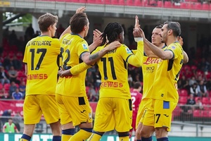 Atalanta reforça terceiro lugar com goleada em Monza