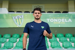 OFICIAL: Tondela assegura central promissor e já soma cinco reforços