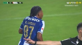 Liga Portugal 2 Meu Super: Leixões vs FC Porto, Golo 1-1 B. Caicedo (2025-2026)