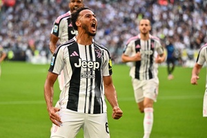 Juventus vence em Bologna e entra na zona europeia