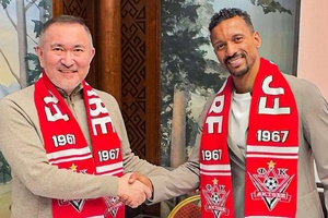 OFICIAL: Nani regressa aos relvados e assina pelo Aktobe