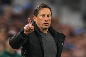 Roger Schmidt recusa proposta do Schalke 04 e mantém-se sem clube