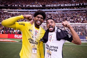 Corinthians conquista Supertaça brasileira ao vencer Flamengo