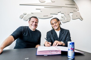 OFICIAL: Xavi Simons reforça o RB Leipzig por empréstimo do Paris Saint-Germain