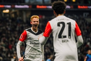 Alemanha: Eintracht Frankfurt volta às vitórias e aproxima-se do segundo lugar