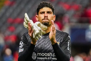 Sporting de Braga homenageia 'rival' Matheus antes do jogo com Estrela Vermelha