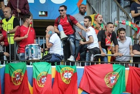 "Não ouvimos Fernando Gomes dizer se Fernando Madureira continua líder da claque da Seleção"