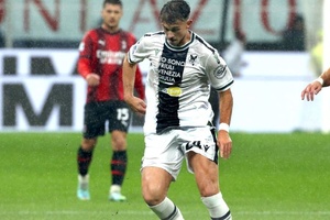 Itália: AC Milan tropeça diante da Udinese e perde terreno para o Inter