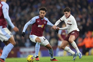 Manchester City perde com Aston Villa e soma quarto jogo consecutivo sem vencer