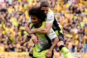 Borussia Dortmund e Leipzig pressionam Bayern com vitórias
