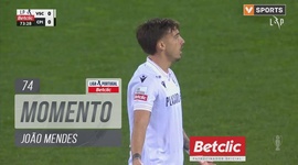 Liga Portugal Betclic: V. Guimarães vs Casa Pia, Jogada João Mendes, 74' (2024-2025)