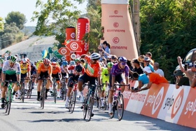 Ciclismo: Leangel Linarez ‘bisa’ e assume liderança da geral da Volta a Portugal