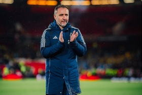 Nottingham Forest de Vitor Pereira avança na Liga Europa apesar de derrota frente ao Fenerbahçe