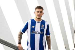 FC Porto exerce opção por Felipe Silva e central garante: "Quero chegar à equipa A"