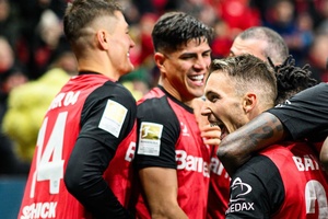 Leverkusen vence sétimo jogo seguido e Dortmund desilude na Bundesliga