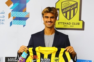Mercado: Al Ittihad anuncia contratação do extremo português Jota