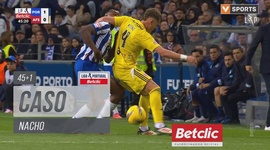 Liga Portugal Betclic: FC Porto vs AVS SAD, Cartão Amarelo Nacho, 46' (2024-2025)