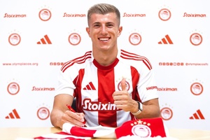 Costinha renova até 2029 com o Olympiacos