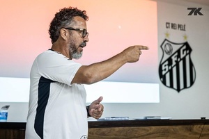 Cléber Xavier demitido após derrota humilhante do Santos