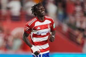 Faye: A nova contratação do Sporting para o presente e futuro