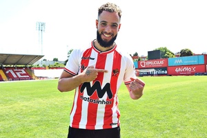 OFICIAL: Renato Luís reforça o Leixões proveniente do Grêmio Anápolis