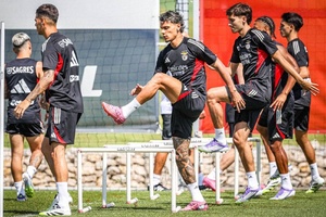 Treino do Benfica marcado por regressos