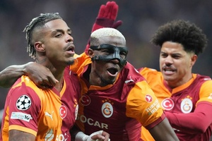 Liga dos Campeões: Galatasaray vence Liverpool e leva vantagem para Anfield