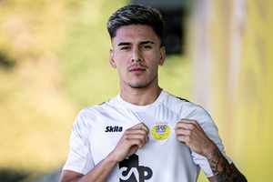 Mercado: Extremo Brian Mansilla reforça o Arouca num empréstimo com opção de compra
