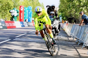 Ciclismo: Rafael Reis vence prólogo e é o primeiro camisola amarela da 84.ª Volta a Portugal