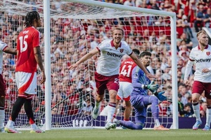 Manchester United perde com West Ham e prolonga crise na Premier League