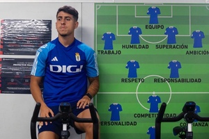 OFICIAL: Santiago Colombatto, ex-Famalicão, confirmado como reforço do Real Oviedo
