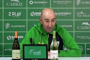 Tondela: Treinador fala em «falta de respeito» na marcação do jogo com Paços de Ferreira