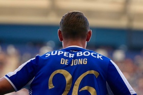 FC Porto revela plantel com vitória e surpresa de Luuk de Jong