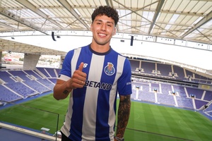 Jorge Sánchez do FC Porto convocado para a seleção mexicana