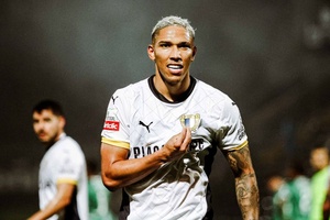 OFICIAL: Sorriso permanece no Famalicão até 2029
