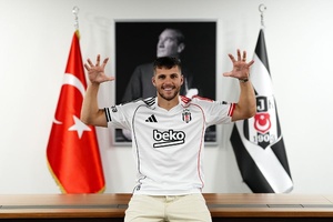 OFICIAL: Benfica empresta Jurásek ao Besiktas até final da temporada