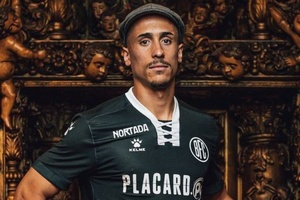 OFICIAL: Rodrigo Abascal prolonga contrato com o Boavista até 2025
