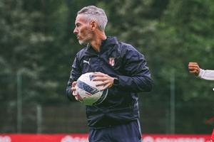 Carlos Vicens quer “mentalidade certa” para garantir play-off da Liga Europa